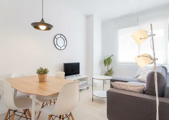 Elegant Apartment Close To Center R&C